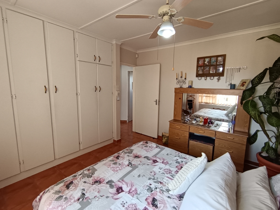 4 Bedroom Property for Sale in Wavecrest Eastern Cape